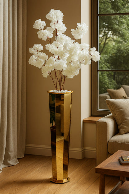 135cmنبتة الصناعية الفاخرة بتصميم واقعي مذهل، مزوّدة بـ كاش بوت ذهبي أنيق يعكس الرقي والذوق الرفيع